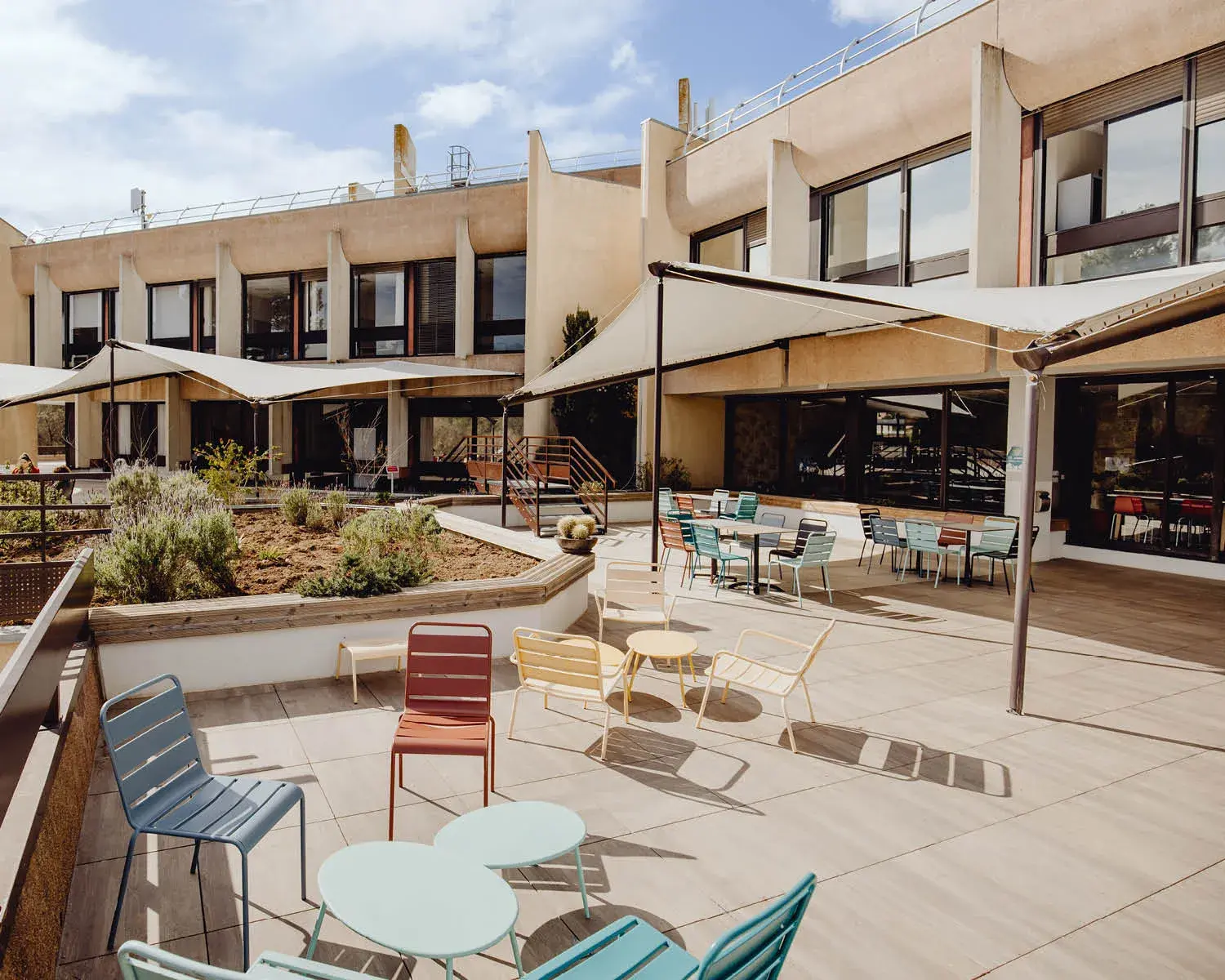 la terrasse du campus Sophia Antipolis