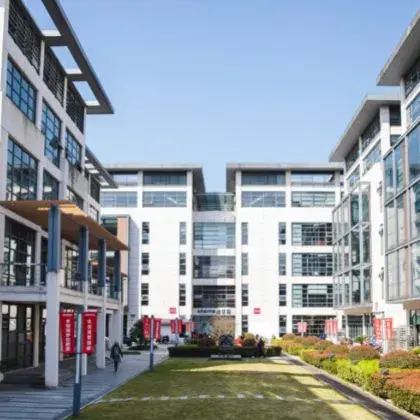 Suzhou : des étudiantes sélectionnées pour participer au programme WOMEN@DIOR