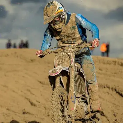 Balancing high-level sports and studies: The journey of Edouard Millecamps, a motocross racer